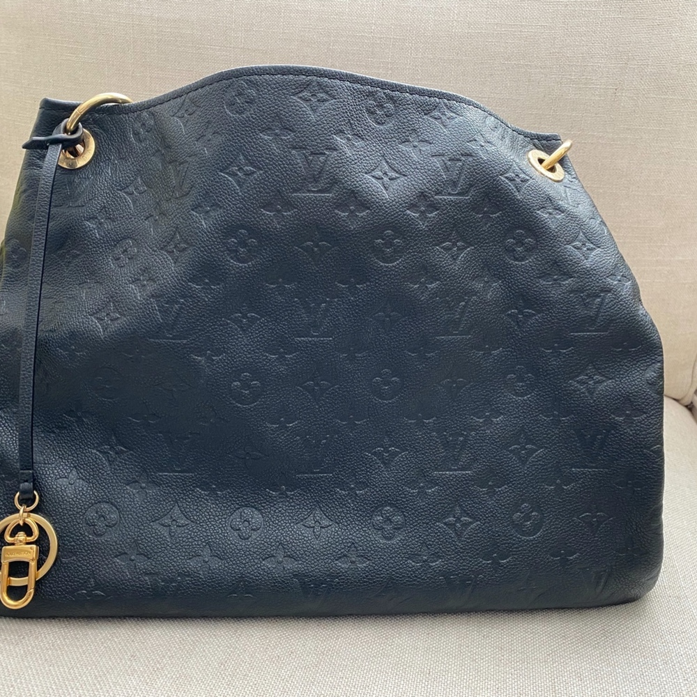 Louis Vuitton ARTSY MM Monogram Empreinte Leather